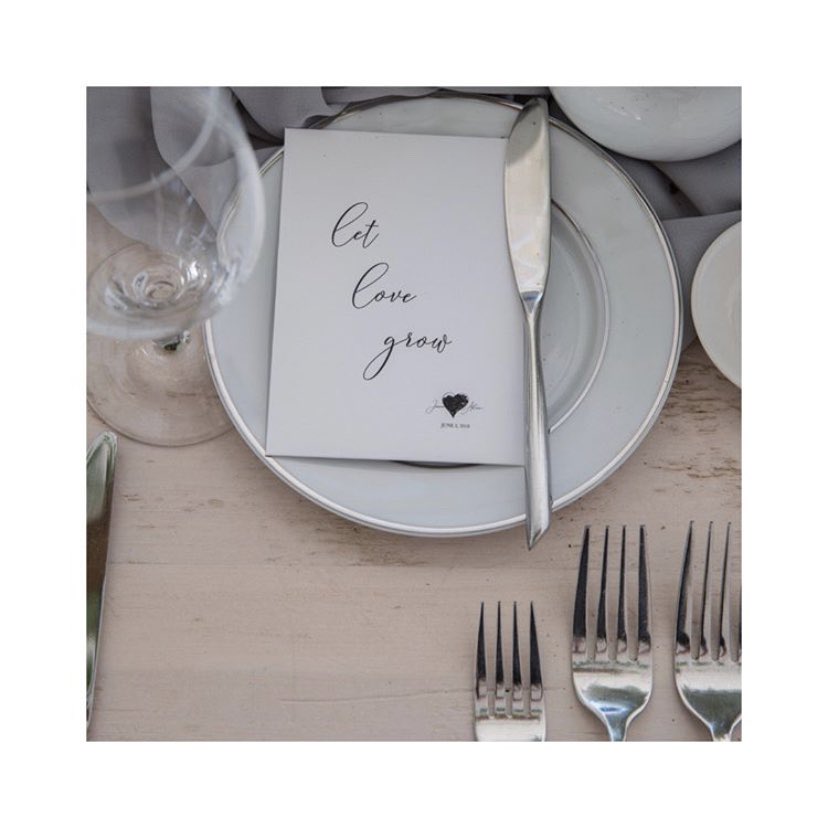 Happy Anniversary to the dynamic duo, Jessica &amp; Adam! The details in this wedding were unforgettable.
📸 <a href="/philcrozier/">PHIL CROZIER</a>⠀⠀⠀⠀⠀⠀⠀⠀⠀
.
.
.
.
#greenweddingshoes #inspiredbythis #wedluxe #torontoevents #torontolife #firstandlasts #torontoliving #weddingplanners