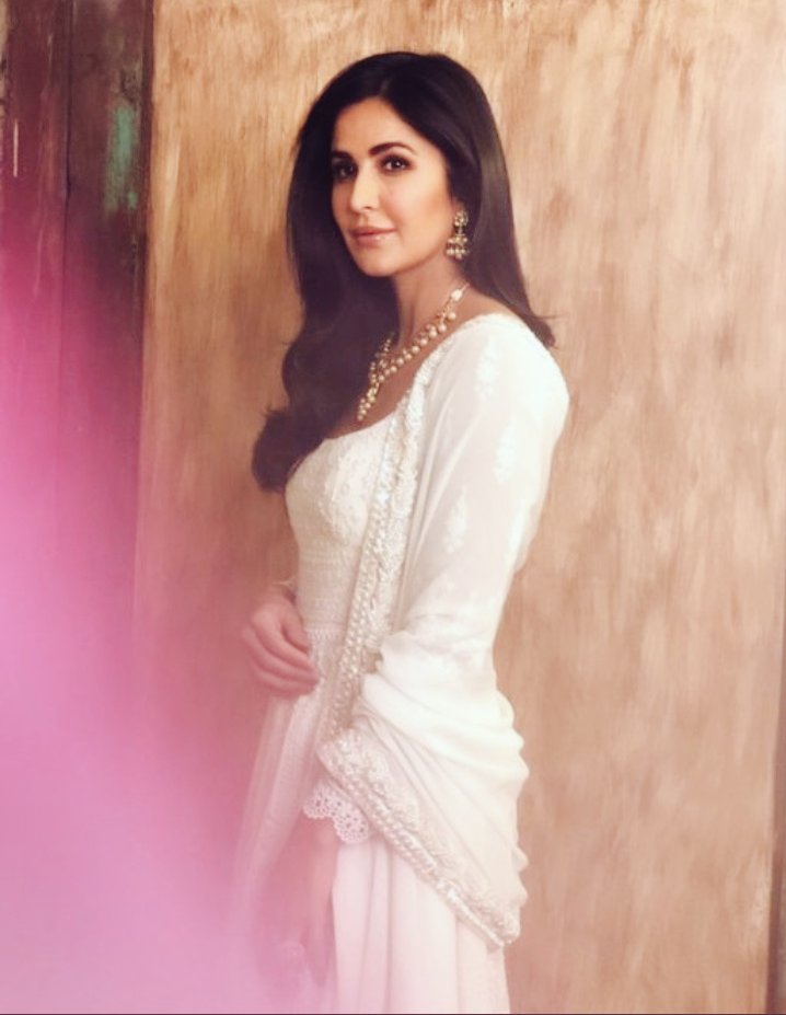 She is effortlessly best❤❤

#katrinakaif for #BabaSiddiqueIftaarParty