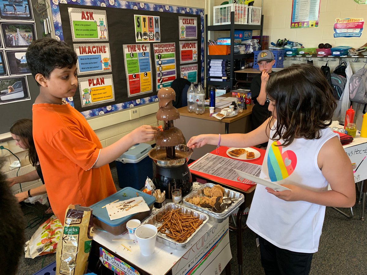 Our "Grand Opening" for Restaurant Day was a huge success! All of the students hard work paid off. Thank you to our amazing families for coming in and supporting us! <a href="/CCSD93/">CCSD93</a> #HLSHero4Life