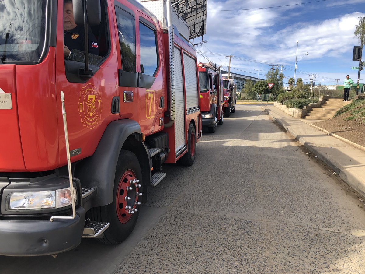 cotopizarro's tweet photo. Caravana informativa campaña Esval y Bomberos!!! Haga sus aportes a través de la cuenta del agua!!! #cbvm #bomberosvinadelmar https://t.co/qqWZsLkQjh