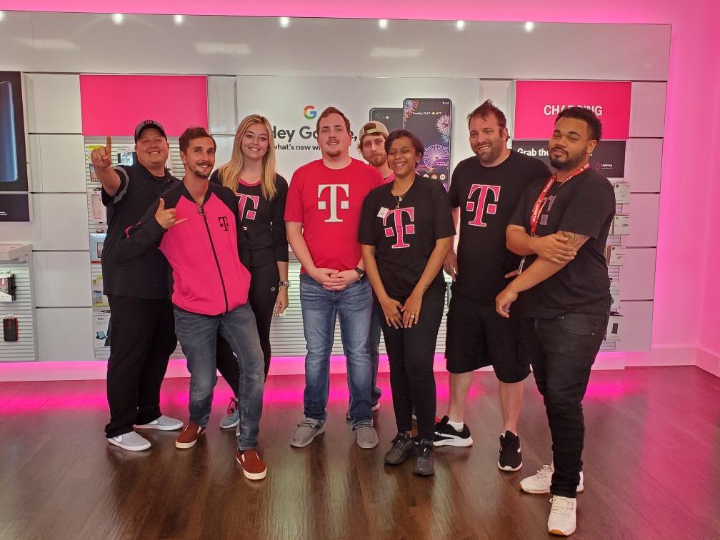 JPaul727's tweet photo. T-Mobile Spark Wireless Gulf Coast ready to help customers with our new awesome Magenta plans launching today!  @bnash001 @jboy1724 @PeterRuvelas @jphowellms @JohnnyL82 #PowerOfLove #Southeast #TMobile https://t.co/S2CYMi0DYQ