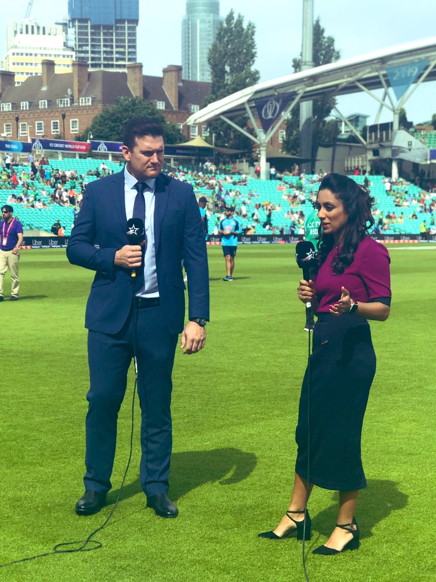 isaguha's tweet photo. First day back with @StarSportsIndia and great to see this dude again @jatinsapru @cricketworldcup @ICC #BANGvSA https://t.co/S2WLuvVRgJ