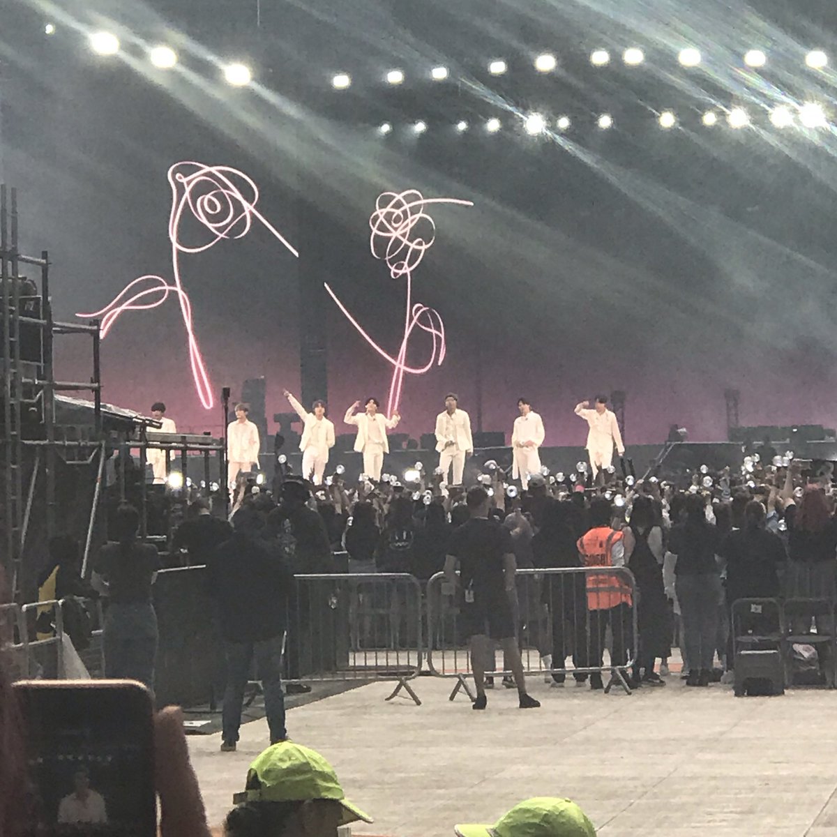 emxwhitehead's tweet photo. bts @ wembley was so good https://t.co/dK8qeTEP26