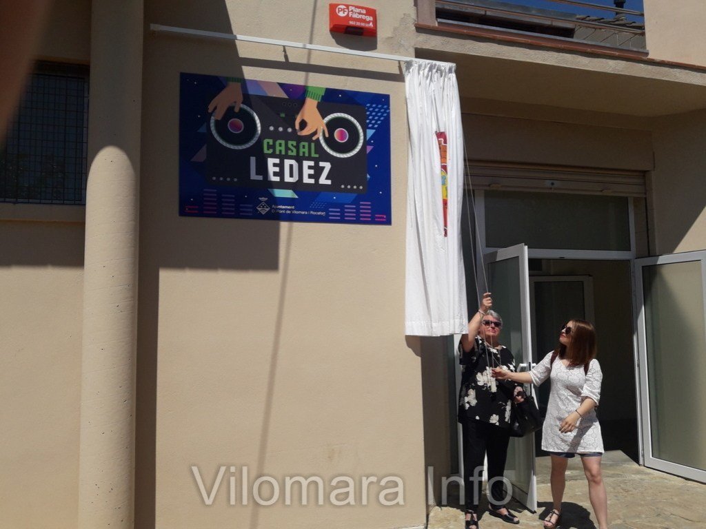 VilomaraInfo's tweet photo. El Casal s’omple a l’acte d’homentage a Juan Antonio Ledesma Baena “Ledez” https://t.co/1C9XsNr38j https://t.co/Ch18hepZX8