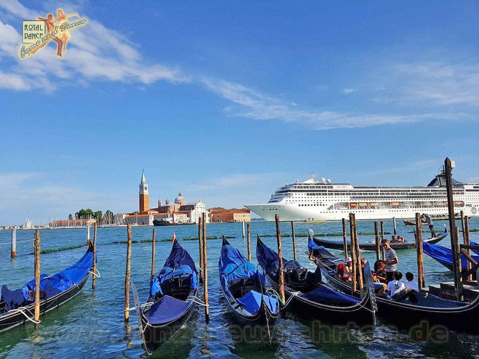 InfoRoyaldance's tweet photo. Leinen los in Venedig😄🚢🇮🇹!
Heute geht's los zur #Tanzkreuzfahrt Mittelmeer und abends wird auch gleich getanzt: #Tanzworkshop #Salsa🤩
#royaldance #tanzreise https://t.co/azMTwA9lsv