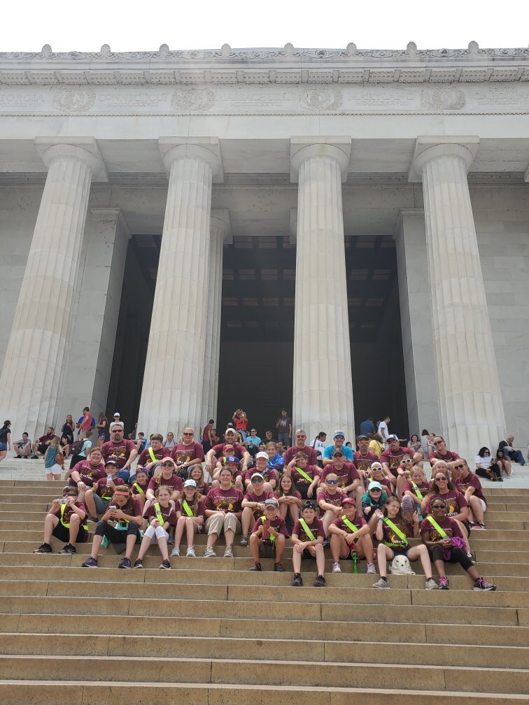 CSESHawks's tweet photo. Our safety patrols are at the Lincoln Memorial! #ADFWAP #HawksSeekUp https://t.co/BsPwIMYUsi