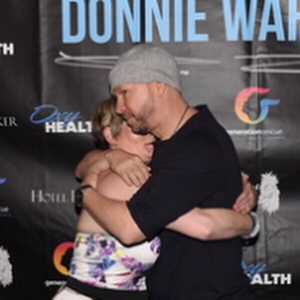 _beachbabe's tweet photo. @DonnieWahlberg
#Throwback to 3 years ago to #GoHomeWithDonnie
I was so incredibly #blessed to have been part of this. You were a total sweetheart β₯οΈ
.... so, so much has changed from that day π .... #goodegg #goodtimes π₯° https://t.co/TP6UyBOJzO
