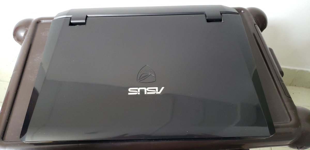 andresdrs's tweet photo. @ASUS_ROG yep it's official a had to remove the mate coating of my G55VW. Now I have a glossy ROG G55VW well :| not bad https://t.co/8o1px8fxnh