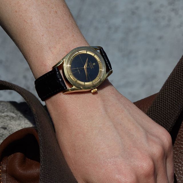 analogshift's tweet photo. Refined and elegant with a rich history and brilliant design. Click the link in our bio to learn more about this UG Polerouter.⠀

#ug #vintageug #universalgeneve #polerouter #ugpolerouter #glossdial #glossy #new #nyc #light #photography #watchpassion #watchfam #… https://t.co/qs6th6OVOV