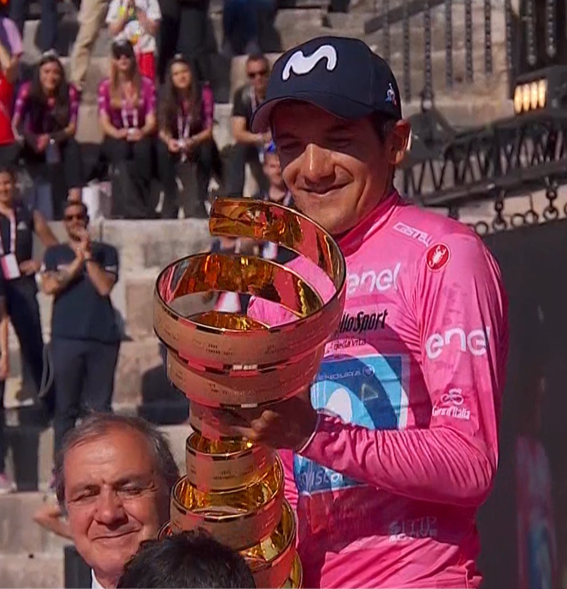 panchojimenezs's tweet photo. ¡¡¡Felicidades Campeón!!! @RichardCarapazM Gracias por darnos una alegría increíble a todos los ecuatorianos. Tu nombre está entre los grandes. #OrgulloEcuatoriano 🚲👏 🇪🇨 https://t.co/hdrO3Kqq8A