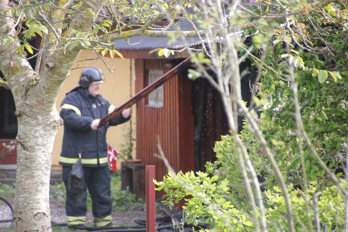 pressefotosdk's tweet photo. Ild i carport i Bjerringbro.
#ildibygning #brand #bjerringbro #politidk #nyheder https://t.co/vKLEjPMBpJ