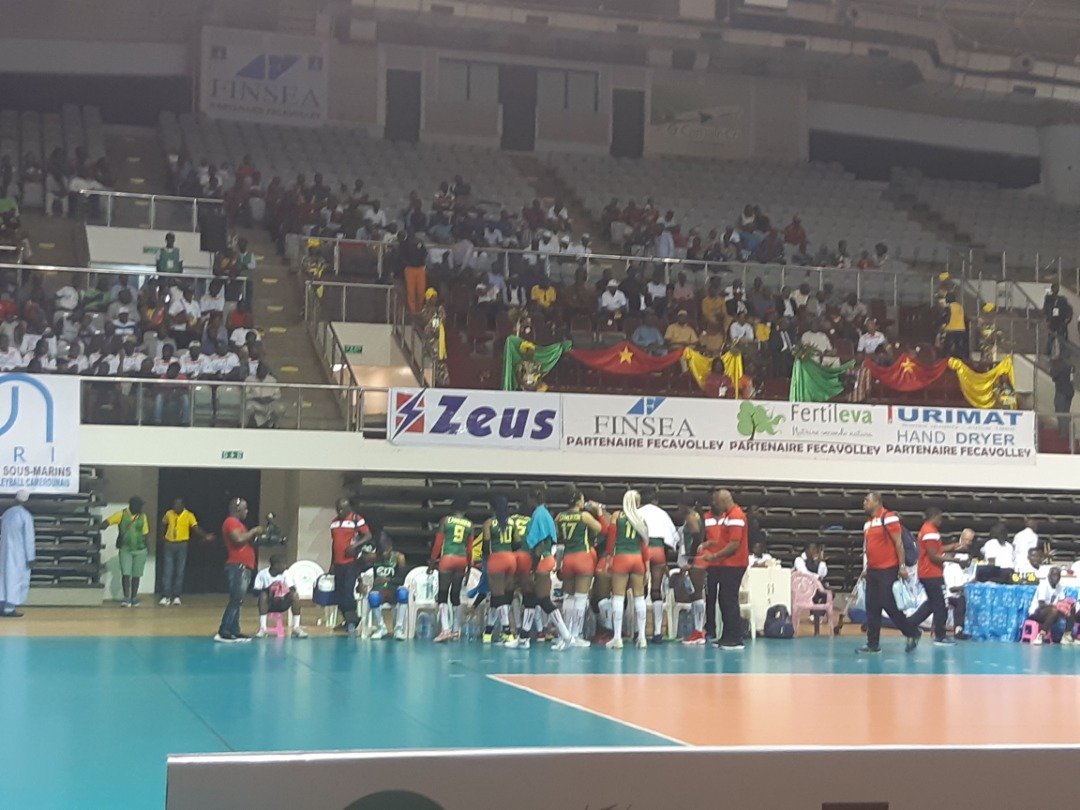 CRTV_web's tweet photo. #CAVB_ZONE4 #CAMEROON #CMRRDC
Lionesses warm up for game two for the Women's all Africa Games qualifiers at the Yaoundé Multipurpose Sport Complex https://t.co/GSXMG2dDex