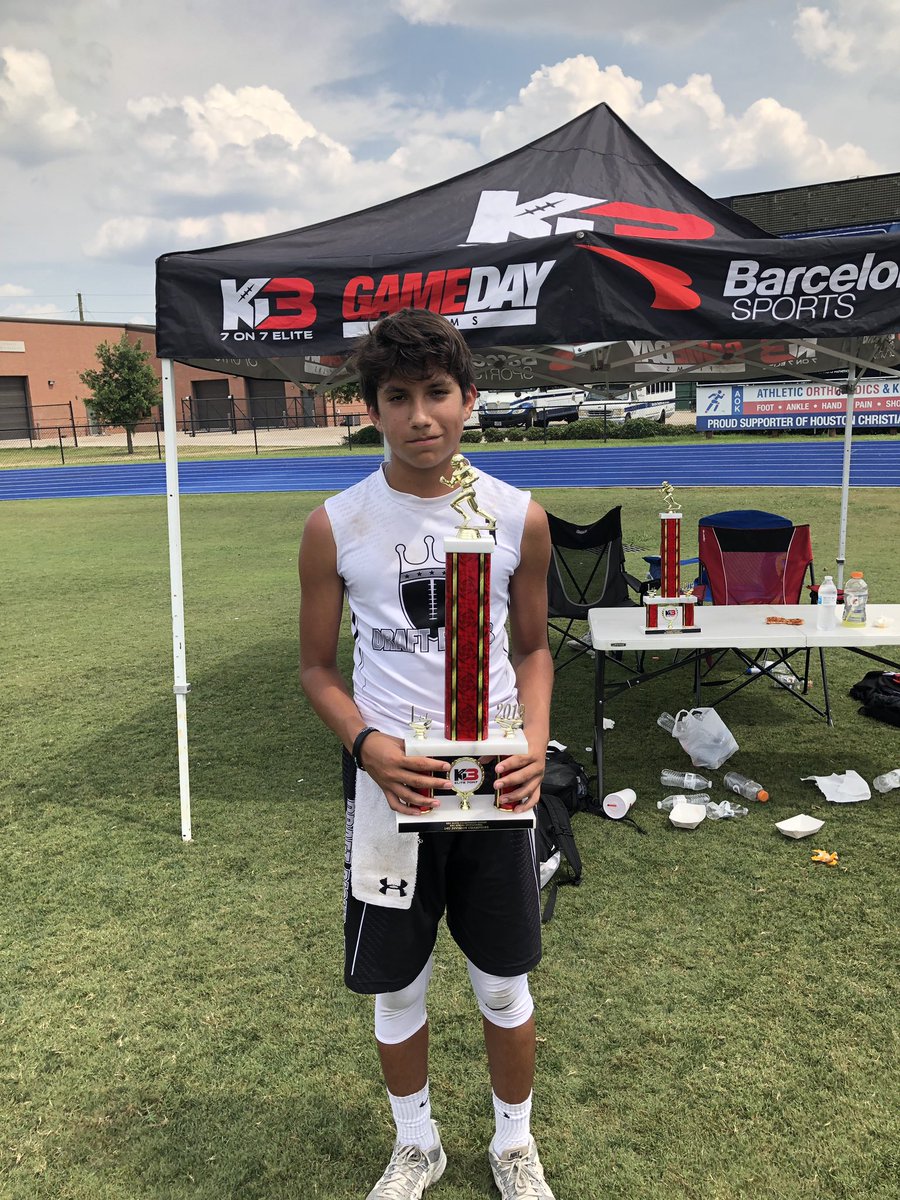 bam_bennett1's tweet photo. Great Team win yesterday. On to Nationals next week. #draftpicks7v7 #topflightathletics #5stargqb #qbcoh #ygmigy @KeithBlackmon https://t.co/sqKJi6T9xX
