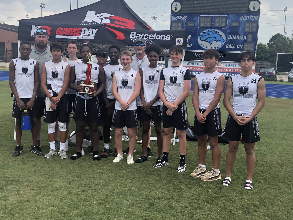 bam_bennett1's tweet photo. Great Team win yesterday. On to Nationals next week. #draftpicks7v7 #topflightathletics #5stargqb #qbcoh #ygmigy @KeithBlackmon https://t.co/sqKJi6T9xX
