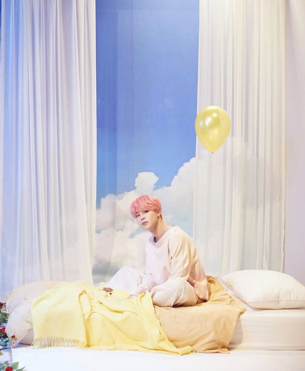 minieposts's tweet image. HAPPY FESTA!!! AAAHHH THESE PICS IM SCREAMING #JIMIN #TAEHYUNG #BTS