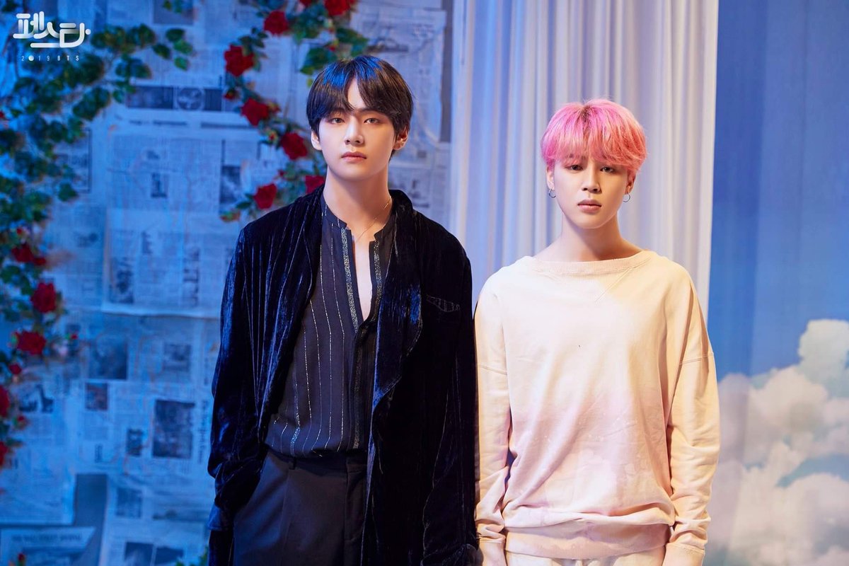 minieposts's tweet image. HAPPY FESTA!!! AAAHHH THESE PICS IM SCREAMING #JIMIN #TAEHYUNG #BTS
