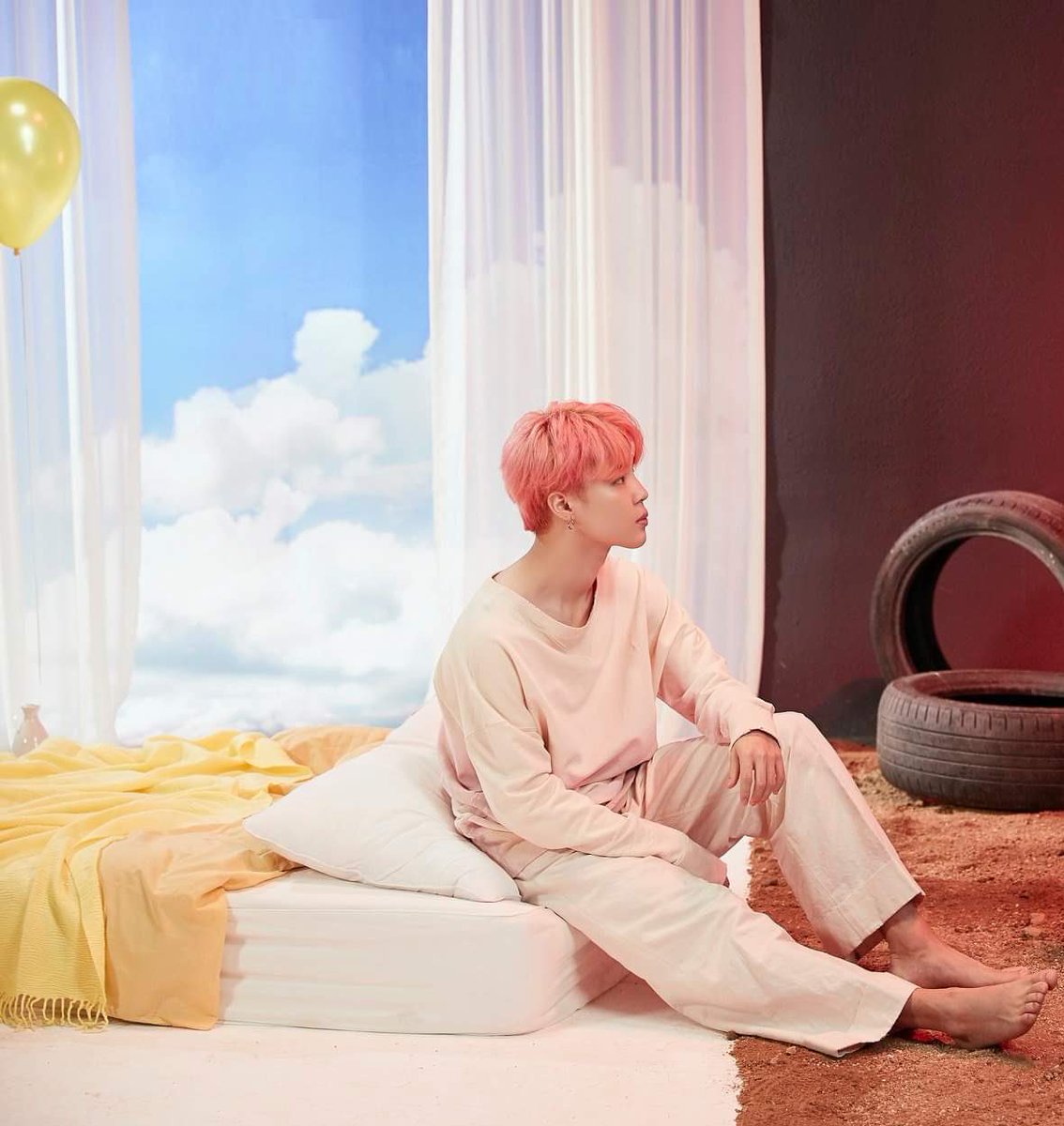 minieposts's tweet image. ngl jimin is the most beautiful man ive ever seen #JIMIN #YOONGI #BTS #YOONMIN