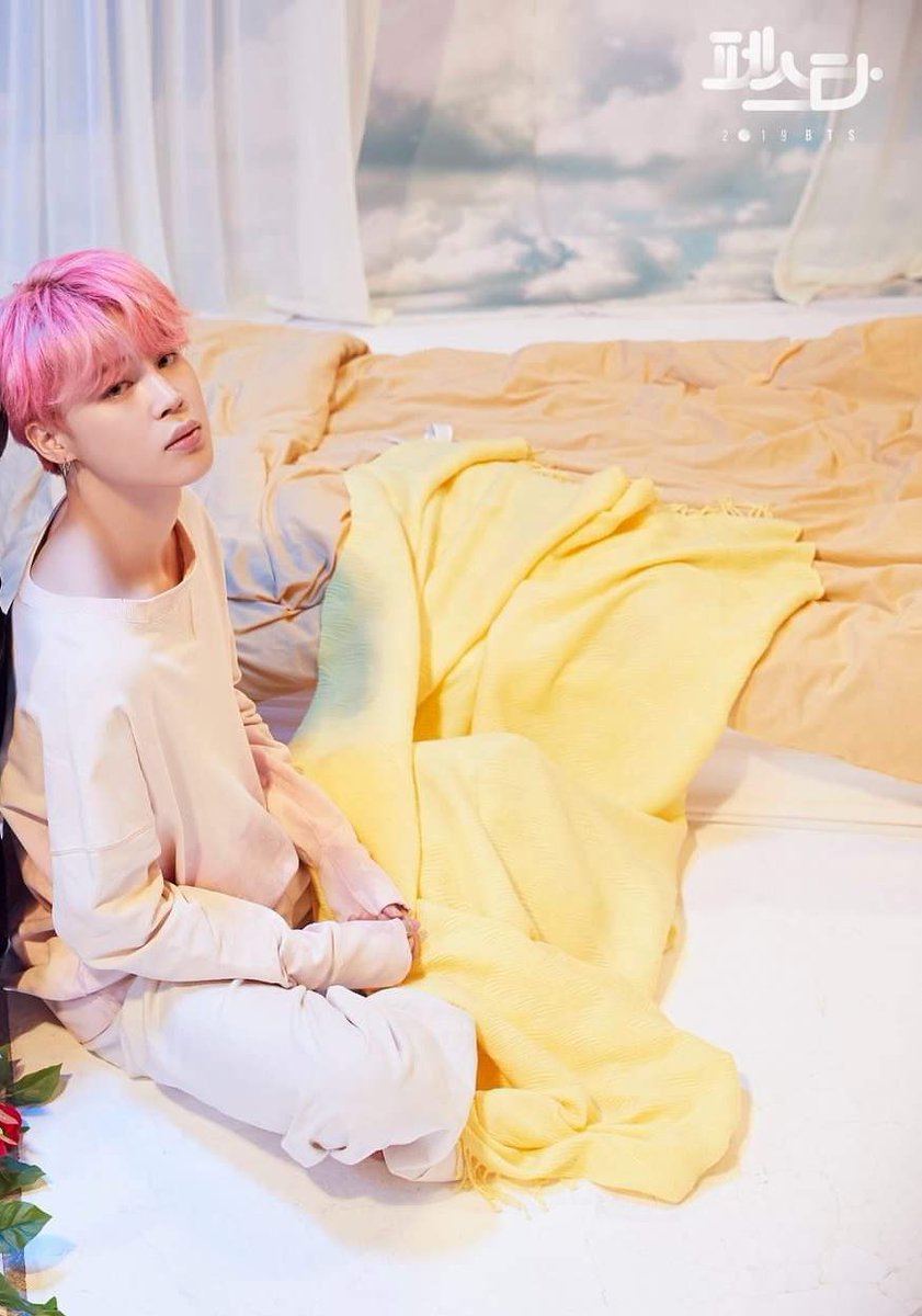 minieposts's tweet image. they look so so ethereal #JIMIN #TAEHYUNG #BTS #VMIN