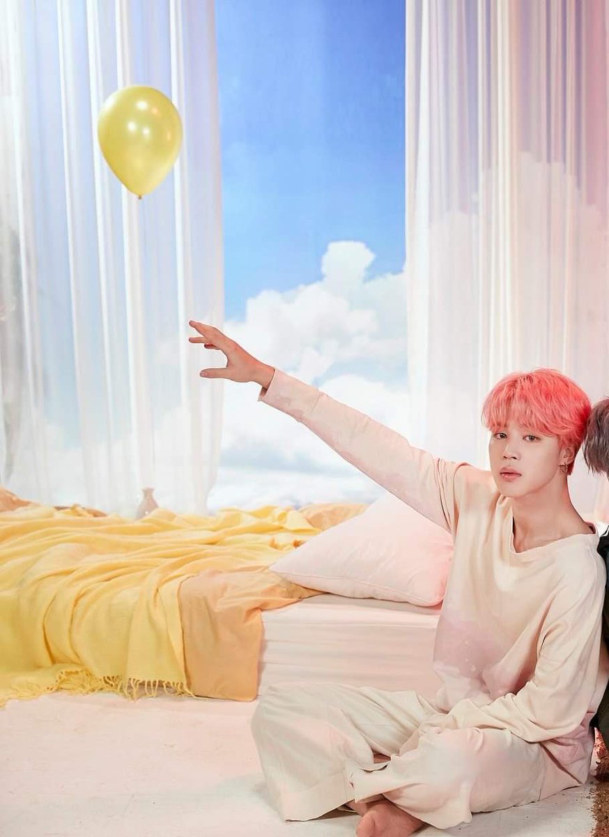 minieposts's tweet image. tiny meets tiny #JIMIN #YOONGI #BTS #YOONMIN