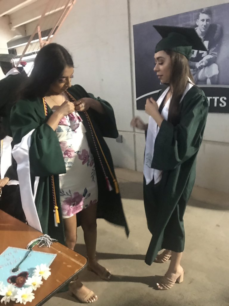 contreraselena_'s tweet photo. https://t.co/nuzNiuJ2s4
