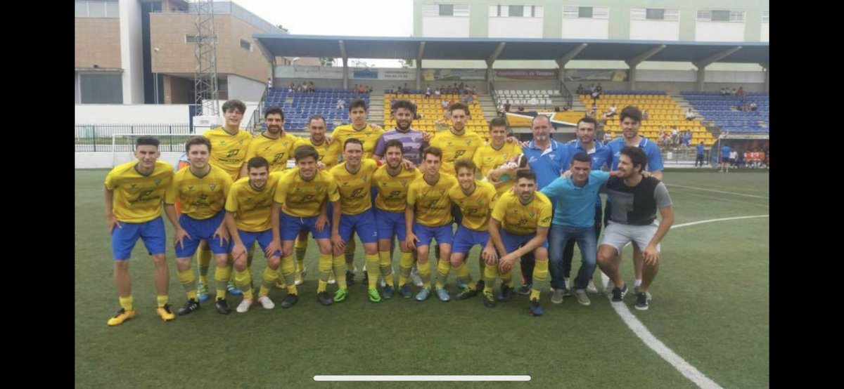AdrianPerezBeg's tweet photo. Enhorabuena al @UD_Tomares por ese ascenso tan esperado durante años. Me alegro por mis compañeros y por haber aportado mi granito de arena años atras. Un abrazo a todos!! https://t.co/xY0GN7TXd5