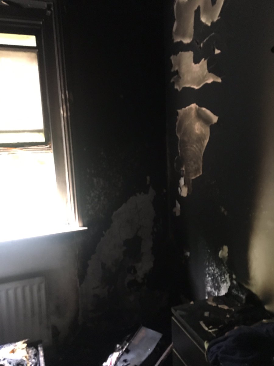 West Hampstead crews attended a fire caused by a faulty phone charger today. Always use a branded charger. london-fire.gov.uk/safety/the-hom…