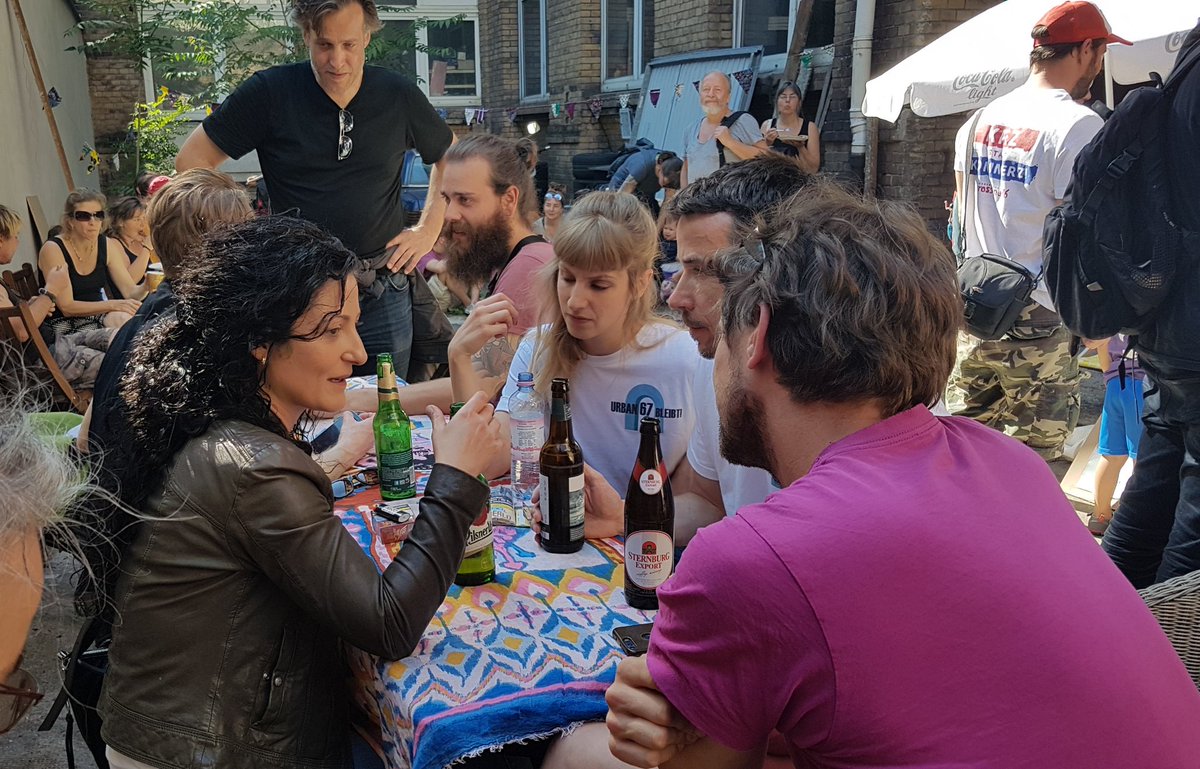 u67bleibt's tweet photo. Vielen Dank für euer Engagement! 🙏Wir machen weiter so !! 💪🤜🤛💪@HerrDonau #box32 #Forster1  #schöneweider20 #Berlin #Syndikatbleibt #neueHeimatMitte https://t.co/42oiE9tFba