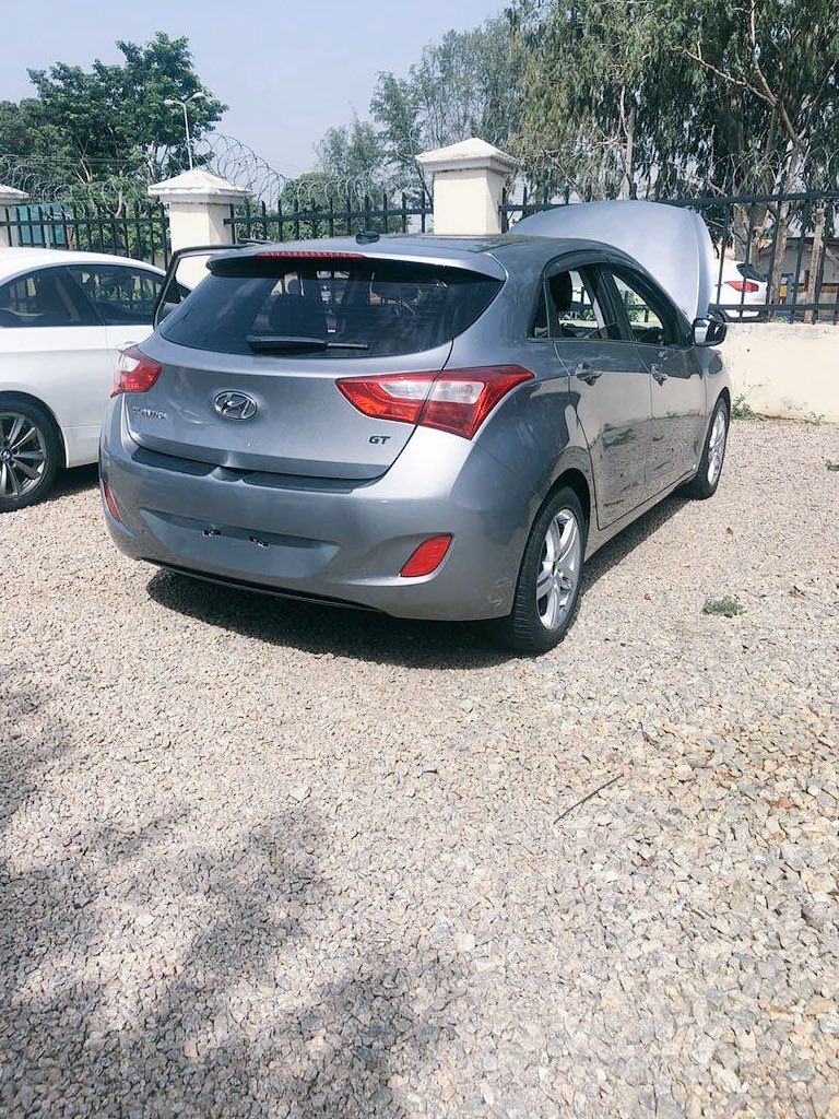 OvieAli's tweet photo. This Nigerian Muhammed @exboybush is giving Sallah Bonanza for :
Camry 2011 hybrid 2m
BMW 3-Series manual 2m 
Hyundai GT sport Panoramic roof 3.5m
Toyota Yaris 2007 1.7m

Help him retweet. https://t.co/bA5y6CQeS2