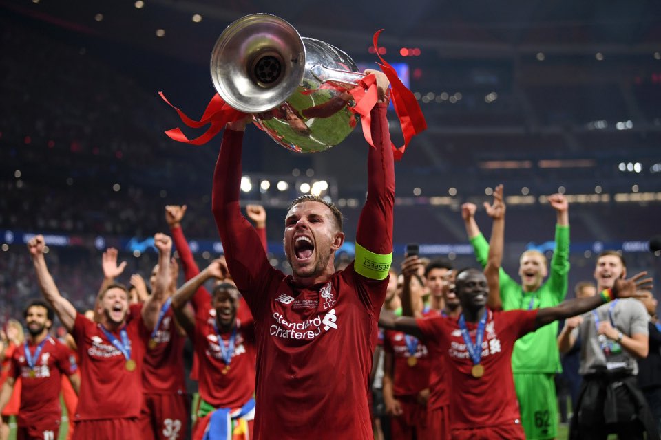 ODDSbible's tweet photo. 🏴󠁧󠁢󠁥󠁮󠁧󠁿 English teams this season:

🏆 Liverpool - Champions League
🏆 Man City - Domestic treble
🏆 Chelsea - Europa League

Meanwhile at Man United... 👀 https://t.co/lUplxslAMn
