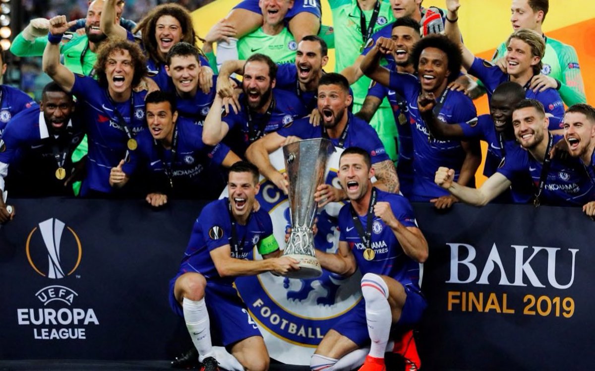 ODDSbible's tweet photo. 🏴󠁧󠁢󠁥󠁮󠁧󠁿 English teams this season:

🏆 Liverpool - Champions League
🏆 Man City - Domestic treble
🏆 Chelsea - Europa League

Meanwhile at Man United... 👀 https://t.co/lUplxslAMn