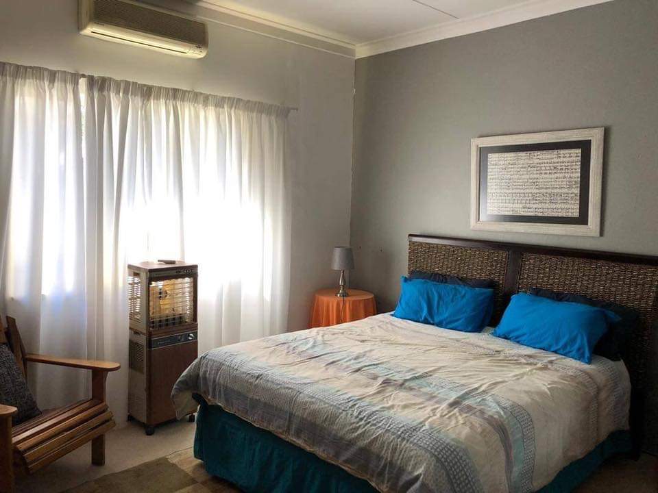 namibia_and's tweet photo. 5 bedroom house for sale in Pioniers Park with a living room, dining, Kitchen, 3 bathrooms, entertainment area with bar, swimming pool, Garage that can take up to 6 cars.
Erf 1133m2
CC Registered 
Priced @ N$3 500 000.00
Valuation N$4 900 000.00
Contact Joseph 0812399364 https://t.co/r4MHKaUw8Z