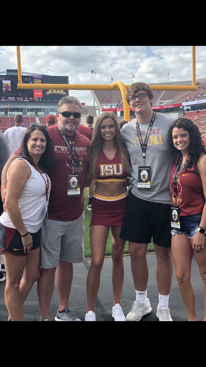 BradyPetersen21's tweet photo. COMMITTED🌪IM HOME❤️💛 https://t.co/YrQzT2qeUo