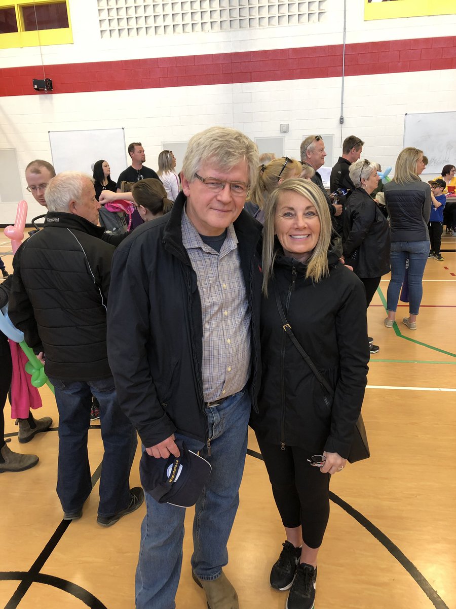 SoniaGlover9's tweet photo. Great to see new MHA for St. John’s Centre Jim Dinn at our @CCEasternAvalon Gutsy Walk. Thank you for dropping by and showing your support for such an important cause! @JimDinn  #crohns #colitis @NLNDP https://t.co/NsFlX5UTqi