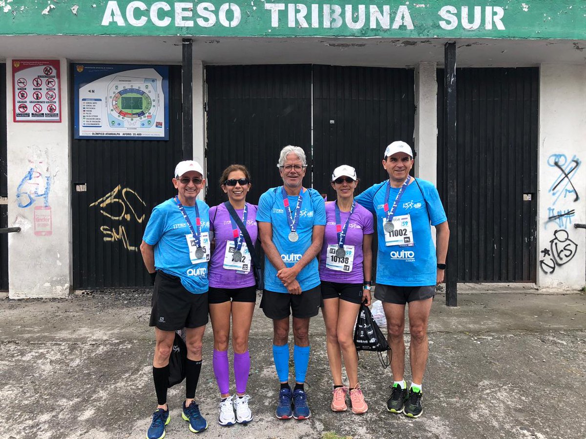 lourdeshernande's tweet photo. Esta legendaria carrera de Quito, Ecuador es una gran fiesta hiper recomendada. Cumplida la #UN15k con día nublado delicioso #corrermehaenseñado  @TessEcuador #TSXsportswear https://t.co/bp37EWG5pG