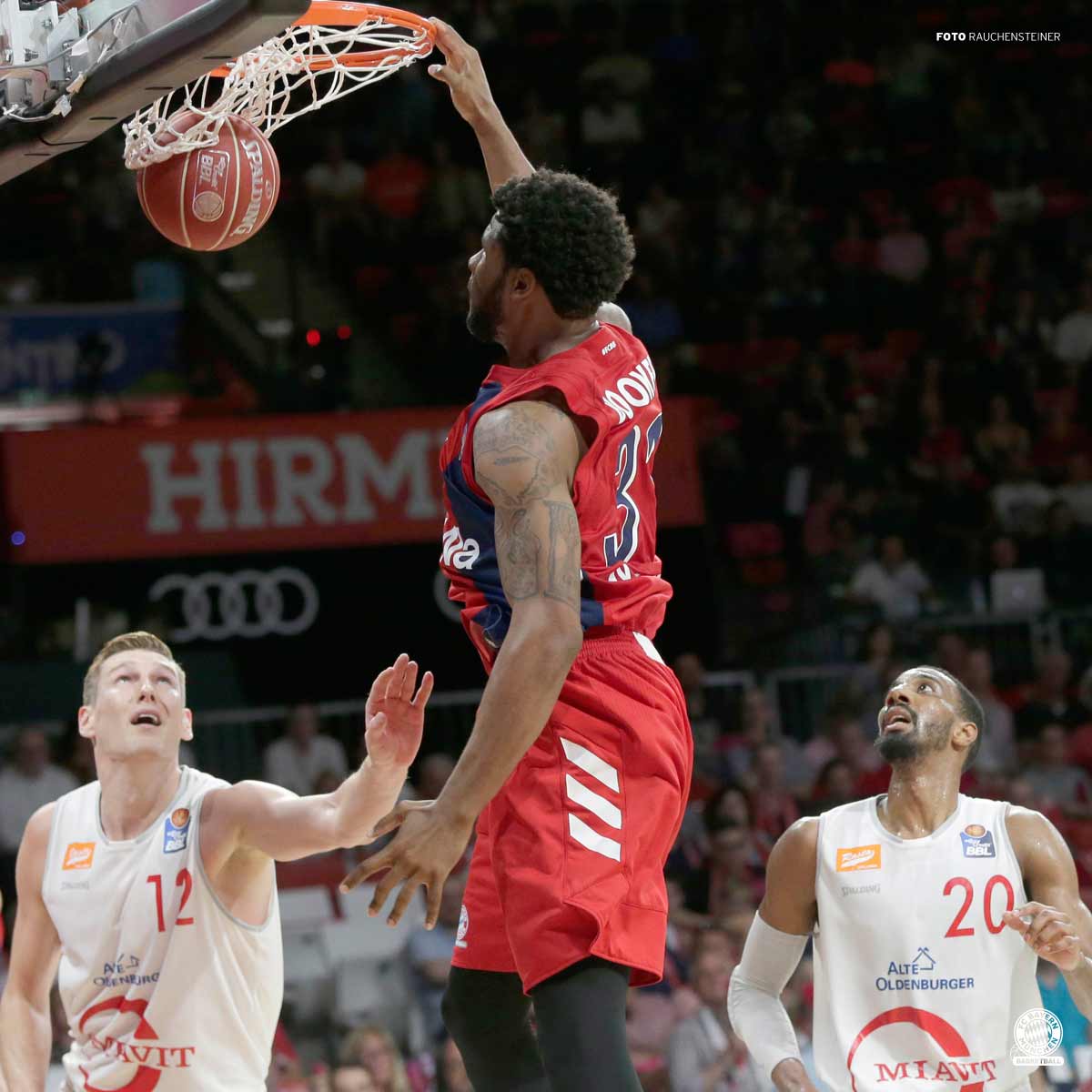 FCBBasketball's tweet photo. 36' | 88:81 | #FCBBVEC
@DevinBooker31 is mad π€
#TipDunk #FCBBlive #AudiDome #BBL #PlayoffsBaby https://t.co/n0xM9ahqjm