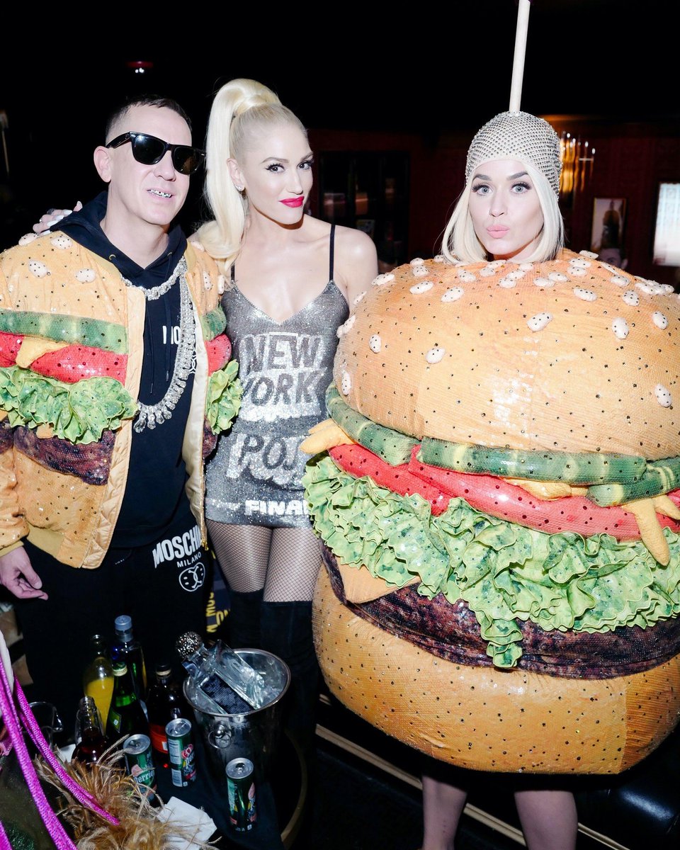 Stefanerry's tweet photo. @wideofgrace, eu e @SPEARSXPLICIT no movimento #FreeRoni https://t.co/TnNME33SJs