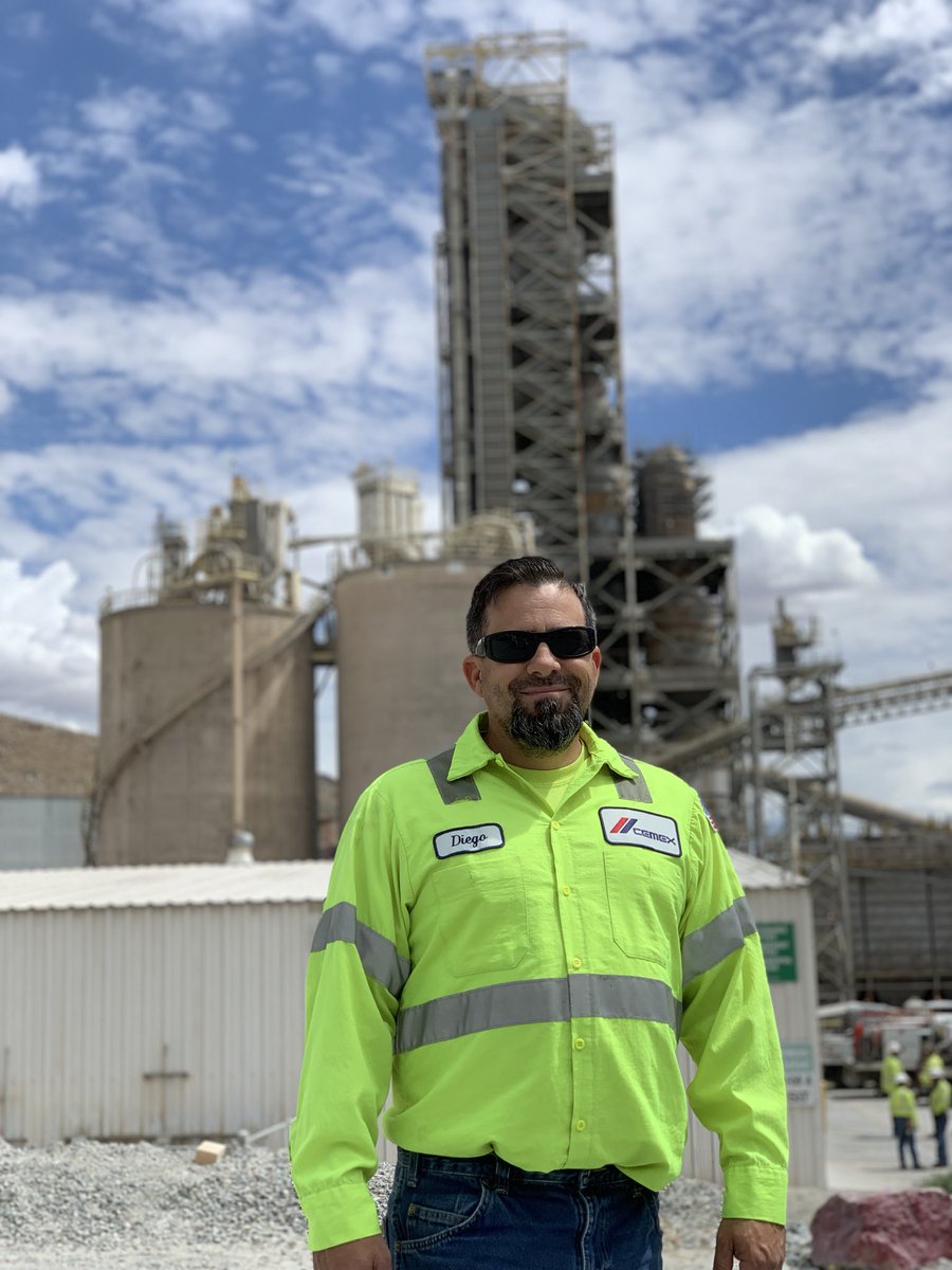 RogelioCantu1's tweet photo. Meet Diego Lopez. Q:What do you do @ VV? A:Safety Coordinator Q:What do you do for fun? A:Off roading my Rzr Q:Favorite music? A:Salsa/Hip-Hop Q:Favorite food? A: BBQ/Lucile’s Rest Q:Favorite part about VV? A: The people! 18yrs of relationships,is family!#PeopleBehindCementPlants https://t.co/aiJz7glFxL