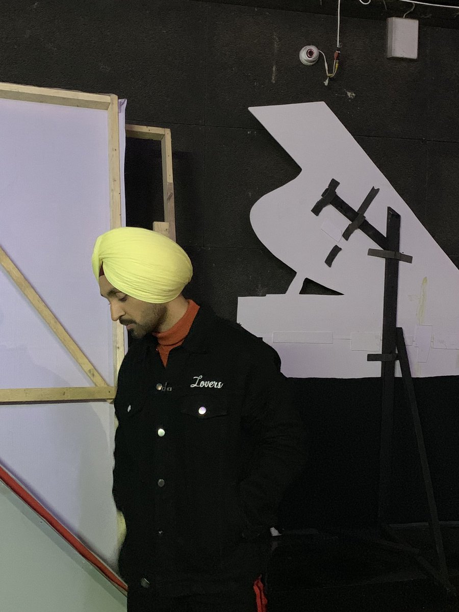 diljitdosanjh's tweet photo. R O A R TOUR 2019 🇨🇦 

DOSANJHANWALA ON THE WAY ON THE WAY... 😊✊ 

22 June Toronto https://t.co/CFMJVckKtW 🎫
29 June Vancouver https://t.co/pKt5HcIYfj🎫 

📲 604-547-2040 

TOUR WILL ACTUALLY BE ROARING 🦁 

HEAVYWEIGHT BHANGRA PENA SAARI RAAT 🕺🏽🕺🏽💃💃 https://t.co/wCz1Is3M43