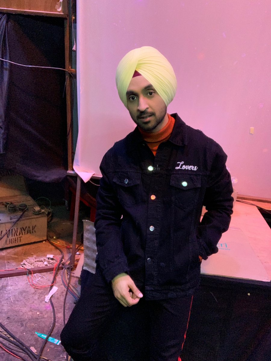 diljitdosanjh's tweet photo. R O A R TOUR 2019 🇨🇦 

DOSANJHANWALA ON THE WAY ON THE WAY... 😊✊ 

22 June Toronto https://t.co/CFMJVckKtW 🎫
29 June Vancouver https://t.co/pKt5HcIYfj🎫 

📲 604-547-2040 

TOUR WILL ACTUALLY BE ROARING 🦁 

HEAVYWEIGHT BHANGRA PENA SAARI RAAT 🕺🏽🕺🏽💃💃 https://t.co/wCz1Is3M43