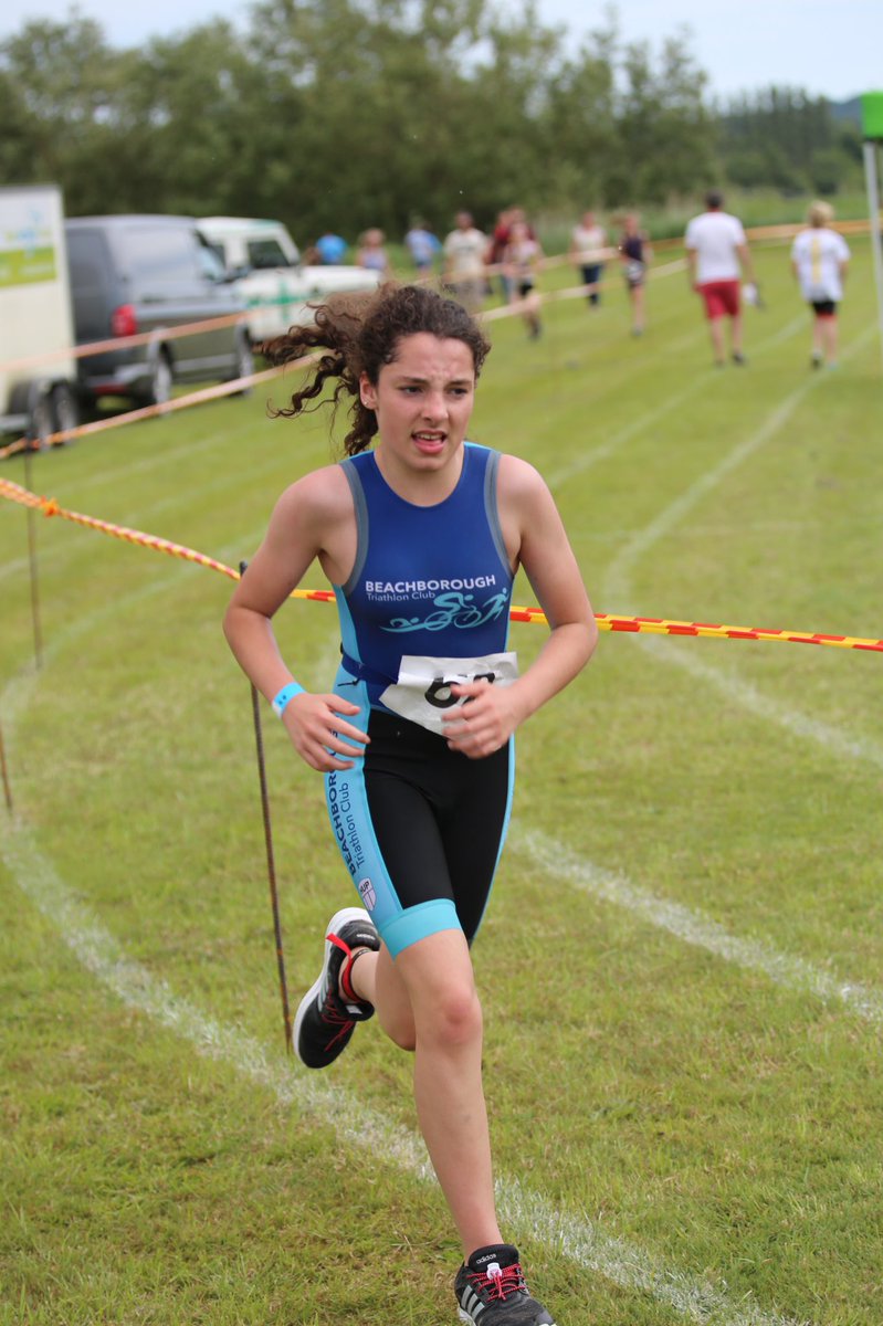 SistersCampbell's tweet photo. Very tough race at Tri Henley today but great to catch with @emharding2008. No need for wetsuits but the cycle and run were gruelling, Larissa 7th in TS3, Hannah 2nd in TS2 @kidsracing #hupc #toughevent https://t.co/w3XxjJwDa2