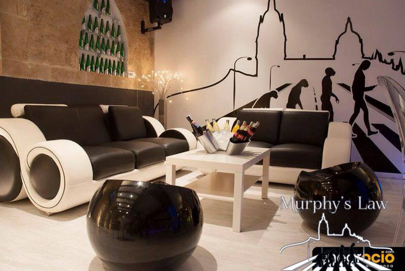 MurphysLawSA's tweet photo. ¿Quieres celebrar tu preboda o postboda en plena Gran Vía? 💘👨‍❤‍💋‍👨💃🏻 -Podemos encargarnos nosotros del catering o traer tú la comida. 🍖🥘🍞 -Decoración especial para la ocasión.🎊🎉🎀 -Posibilidad de poner vídeos y fotos en nuestras teles.📹📸 https://t.co/kkeOXgXixw