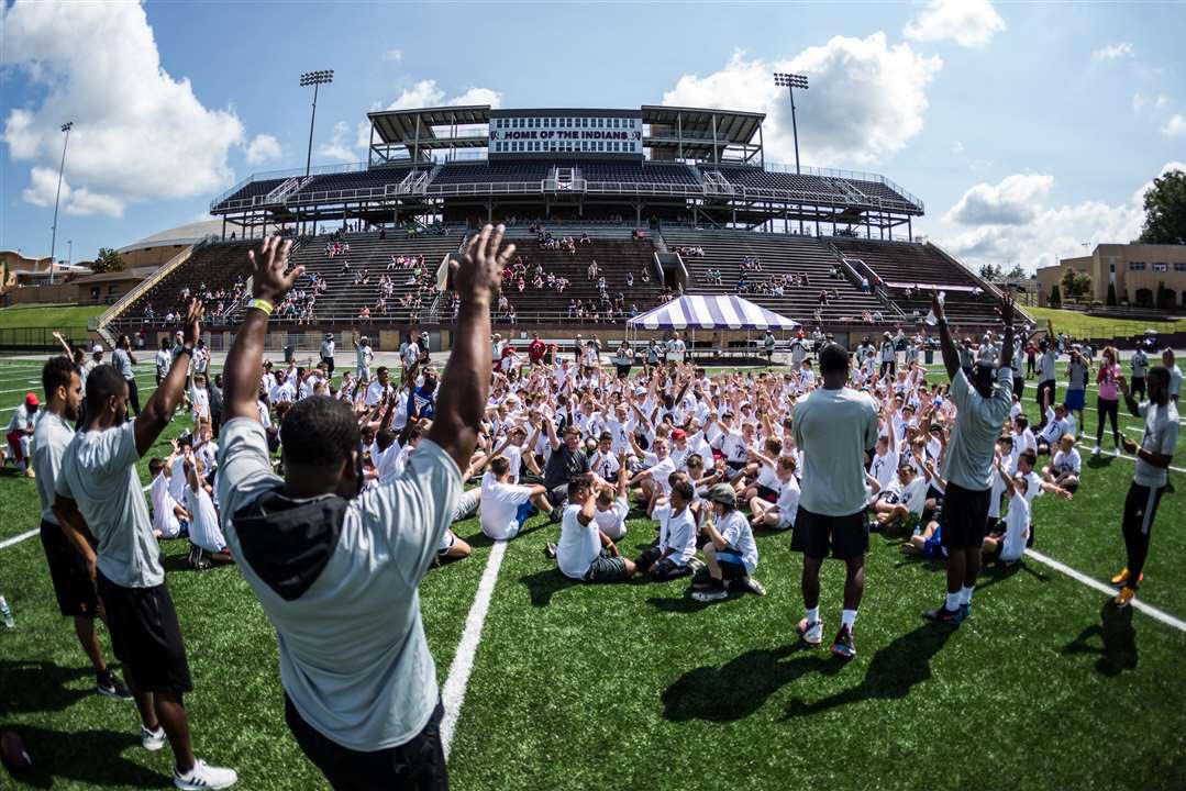 SensabaughCamp's tweet photo. All fun and games at #SensabaughCamp19 https://t.co/ZVN447eanj