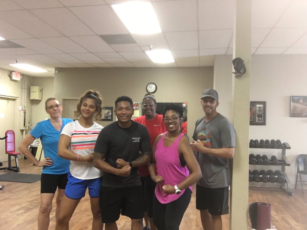 Twin_mama14's tweet photo. https://t.co/4uzcwFSV9B kicked off the Summer Strength series today! Focus of today’s class was building a strong foundation for functional movements. Join us next Sunday @ 9:30am! #strongerstrides.com #physicaltherapist #nasmcertified #personaltrainer #functionaltraining #core https://t.co/EL27DuBHTT
