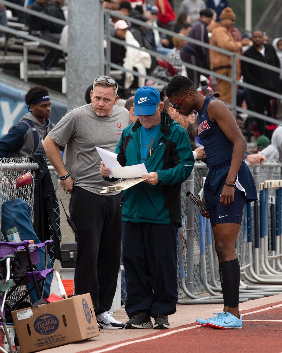 hubbard_sir's tweet photo. Iβll take a 3 piece dark & fried okra #AKidFromTheSouth #CallMeSir #TrackBoysInTheBuilding #400m #Htownspeedcity #800m @vypehouston @spikesmag @AllProtrack https://t.co/IDcET115Wj