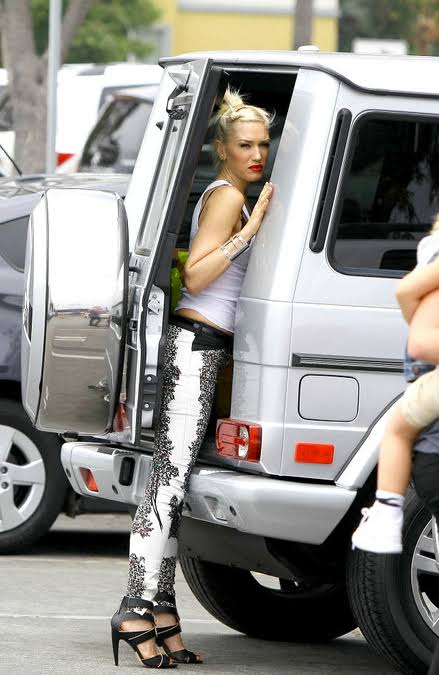 Stefanerry's tweet photo. Indo pegar as panelas no carro, MUDA BRASIL, MUDA KN #FreeRoni https://t.co/IL7WbQi5Pf
