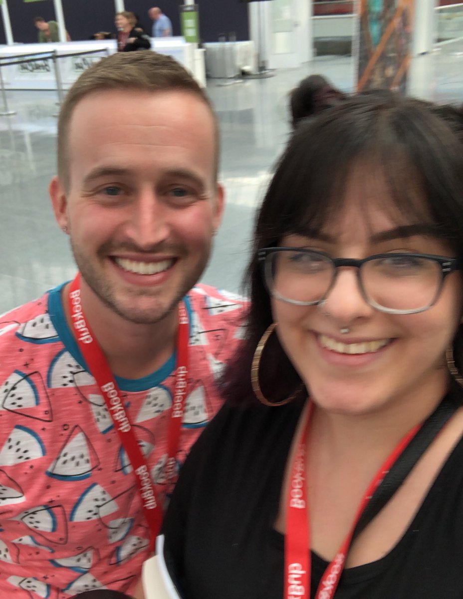 BhrielP's tweet photo. One of us is a table. @SatchelBuck89 #splosion #BookCon2019 https://t.co/h57JYR1vdd