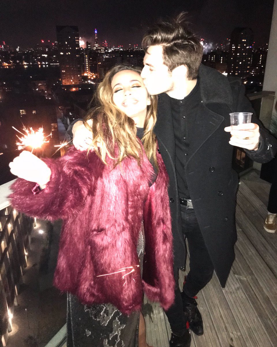 sarcvsticmami's tweet image. 𝑎𝑟𝑡♡𝟢𝟧𝟣𝟣