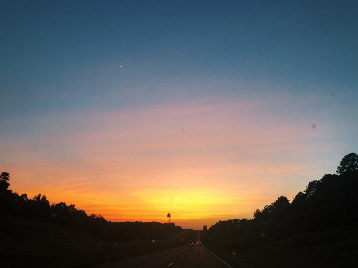 ouumc's tweet photo. Summer sunsets in Mississippi declare the glory of God! Where will you #encountercreation this week? Snap a picture and share it with the hashtag to let us know! https://t.co/z7hNzT9aS3