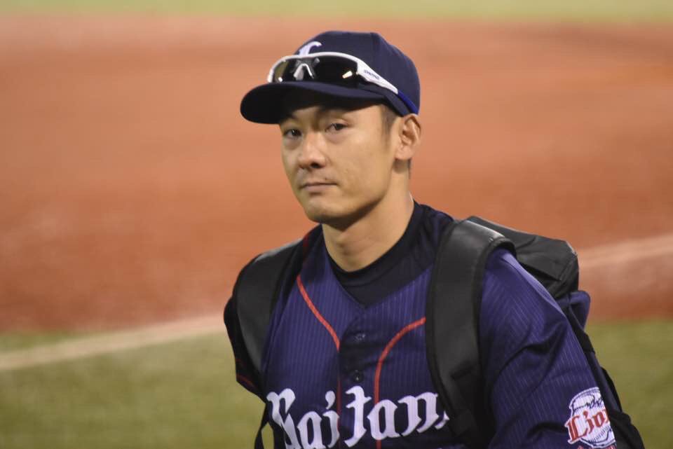 ichico_30's tweet photo. 物凄い手のひらのマメ
#栗山巧 #埼玉西武ライオンズ #seibulions 
※写真は昨年のものです https://t.co/XXWnw4KiAw