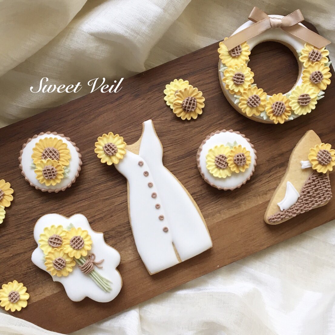 Sweetveilmaiko ひまわりのアイシングクッキー 月曜日も元気に頑張りましょう アイシングクッキー ひまわり 向日葵 お花絞り Icingcookies コッタ T Co Qmgasbzwwn Twitter